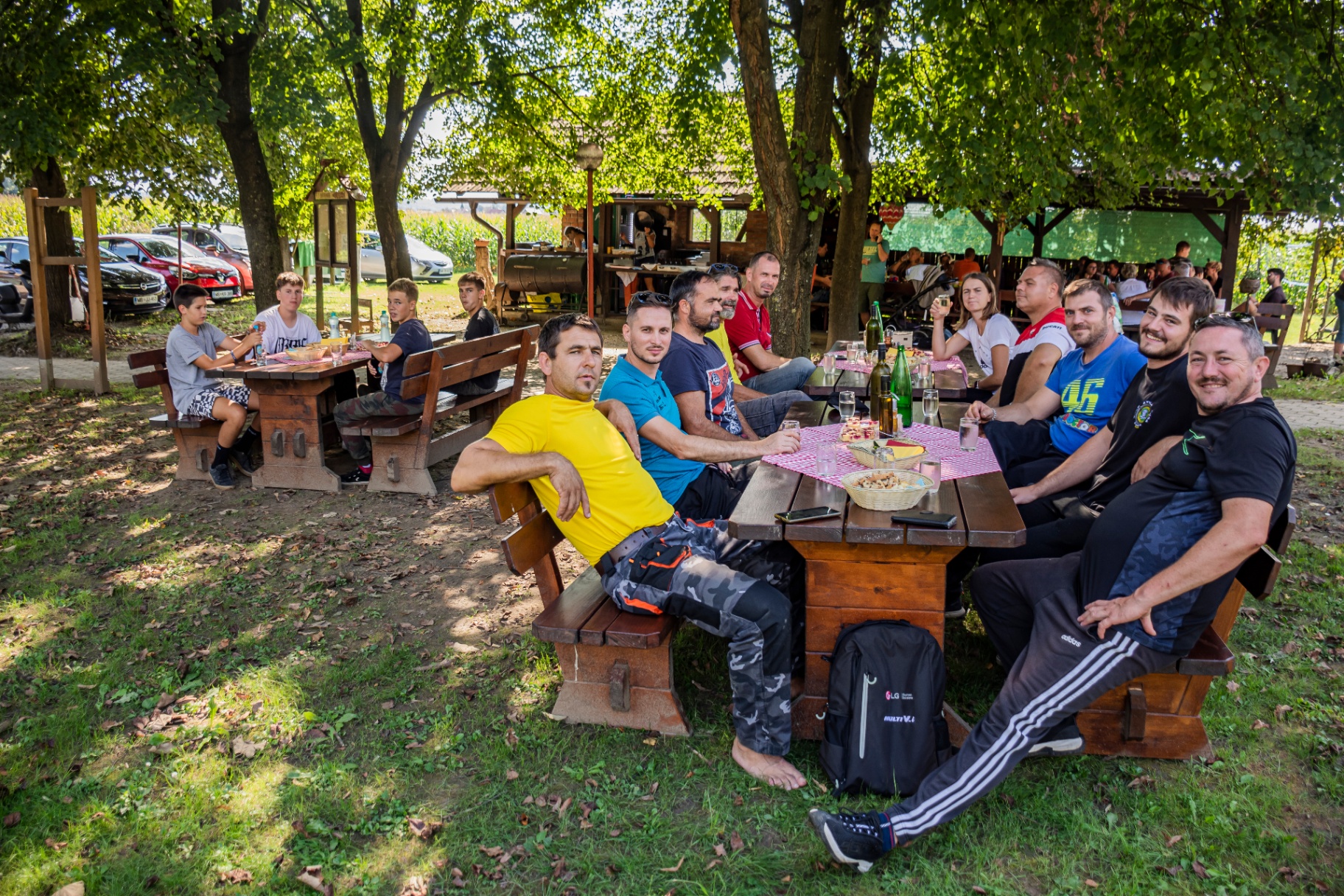 Družabno srečanje pod lipami po vožnji